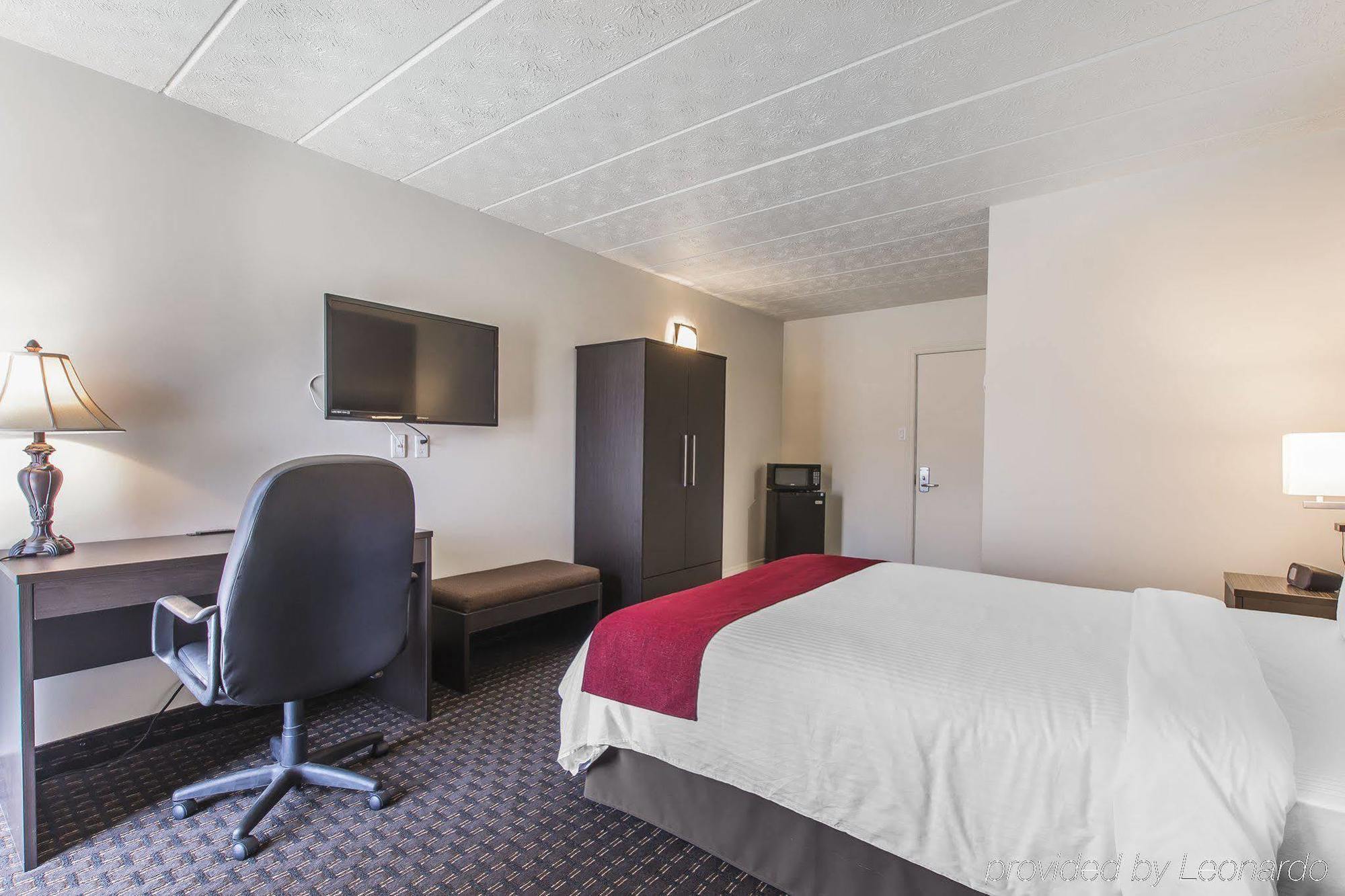 Le Principal Hotel